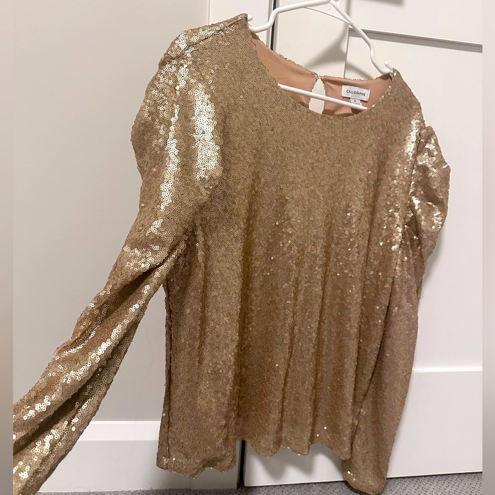 ✨👑 Bundle 3 for $23 || Gorgeous Calligraphie Gold Sequin Puff Sleeve Blouse XL
